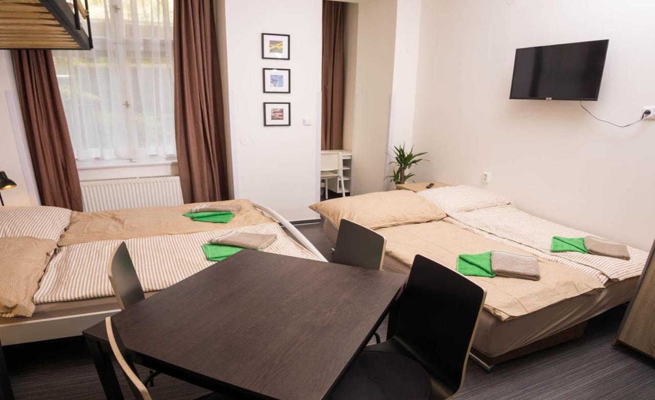 Flying Bed Apartment Close To Prague Castle And Airport 外观 照片