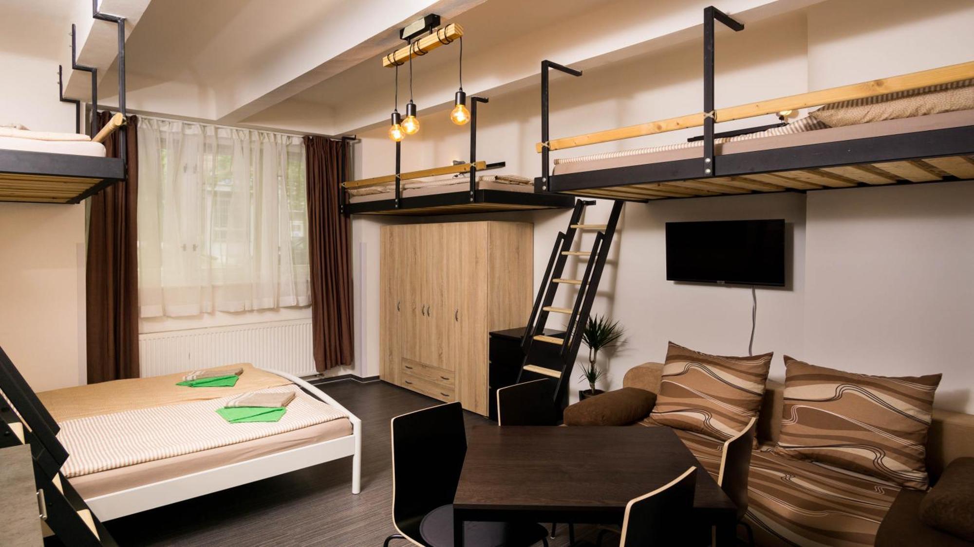 Flying Bed Apartment Close To Prague Castle And Airport 客房 照片